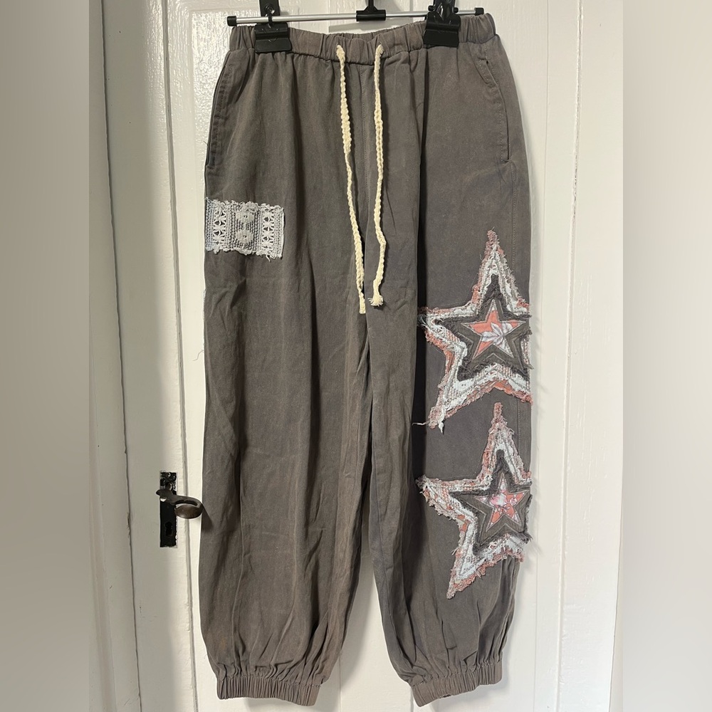 POL Gray Star-Patterned Pants - Picture 2 of 11